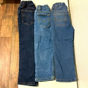 2 jeans Levi’s one joess side 4 for kid all brand new use only one time